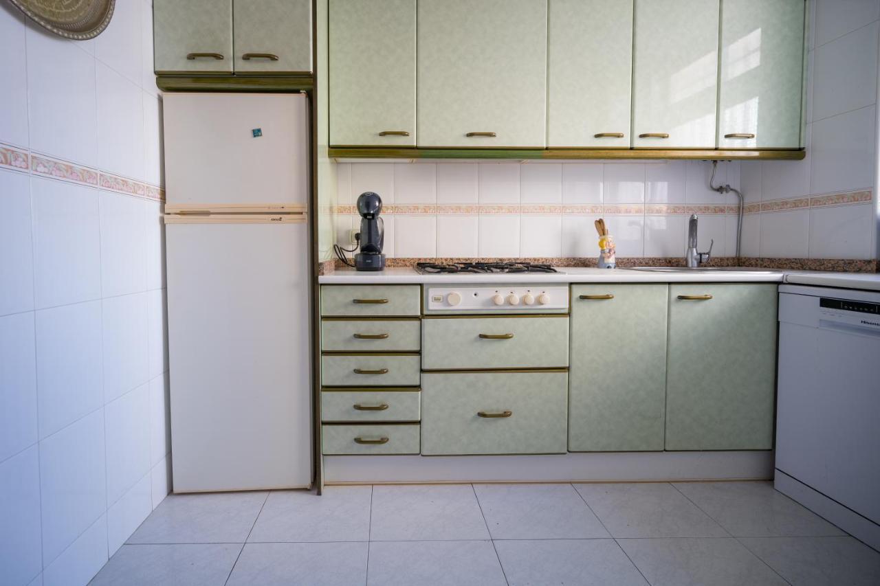 Beautiful 2 Bedroom In Parque Loix 3 Minutes Walk To The Beach Бенідорм Екстер'єр фото